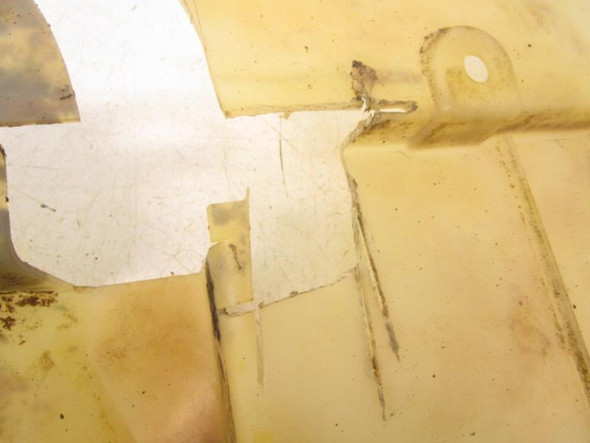 01 Honda TRX 350 TM Rancher Gas Tank Heat Shield *CUT* 17515-HN5-670 2000-2003