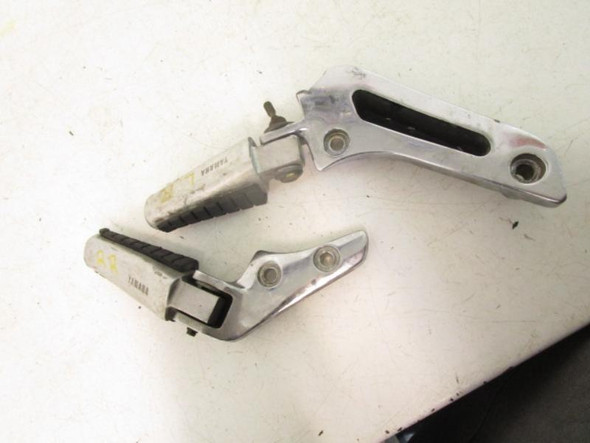 92 Yamaha XV 1100 Virago Passenger Foot Pegs Rests 1RM-27430-00-00 1991-1992