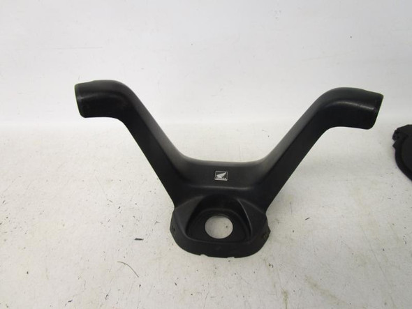 04 Honda FSC 600 D Silverwing Handlebar Cover 53250-MCT-691 2002-2006