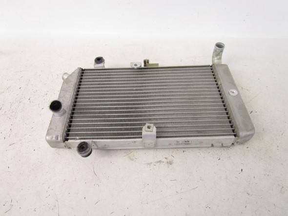 04 Honda FSC 600 D Silverwing Radiator 19010-MGF-305 2003-2013