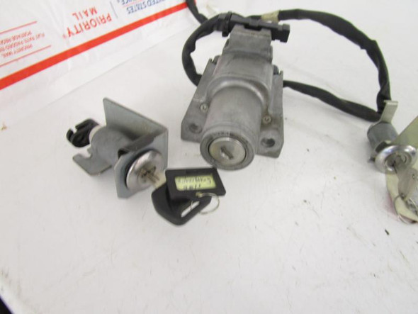 04 Honda FSC600 D Silverwing Lockset Key Switch Ignition 35010-MCT-680 2002-2004