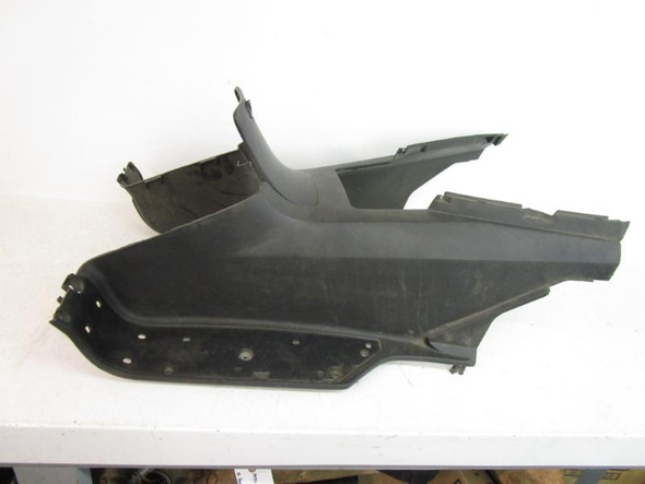 11 Honda FSC 600 Silverwing Floorboard Center Cover 64320-MCT-000 2002-2013