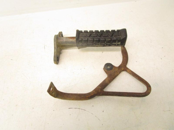 86 Yamaha YFM 80 Moto 4 Right Foot Peg Rest 55X-27421-01-00 1985-1988
