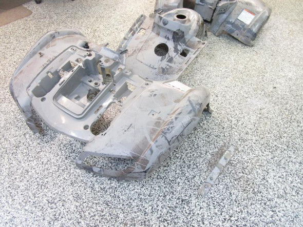 02 Yamaha YFM 660 Grizzly Front Rear Fenders 5KM-W2151-00-00 2002-2008