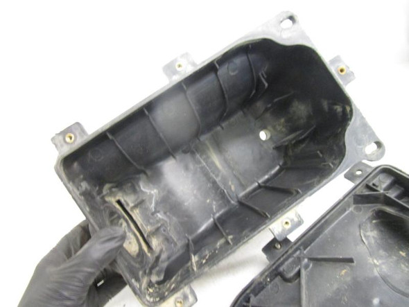 02 Yamaha YFM 660 Grizzly Airbox Housing 5KM-14411-10-00 2002-2008