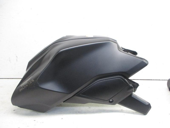 19 Honda CB 300R 300 R Left Right Gas Tank Cover 64435-K0A-E10ZF 2019