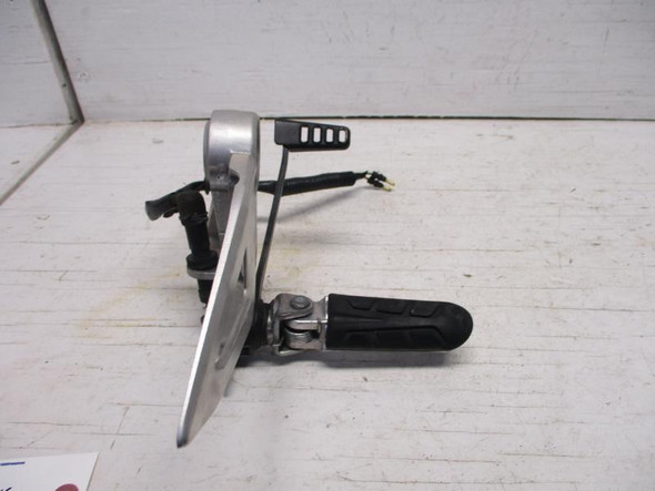 19 Honda CB 300R 300 R Right Front Foot Peg Mount Step 50600-K94-T00 2019-2022