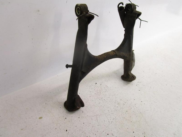 84 Honda VT 700 Shadow Center Main Stand 50500-ME9-000 1983-1985