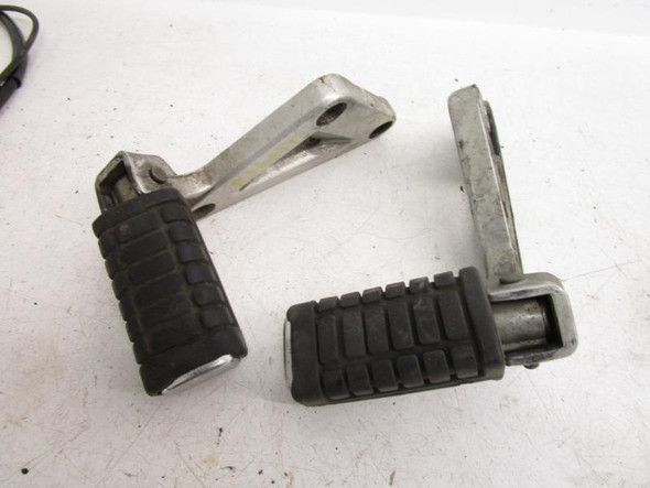 84 Honda VT 700 Shadow Passenger Pegs 50680-ME9-000 1983-1985