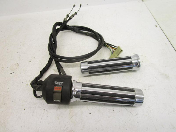 84 Honda VT 700 Shadow Right Handlebar Switch 35130-ME9-770 1984