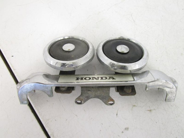 84 Honda VT 700 Shadow Horns Trim Fork Cover 61401-ME9-770 1984-1985