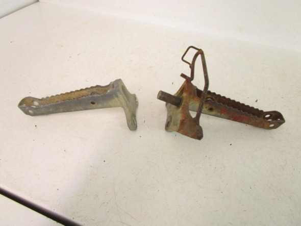 00 Yamaha YFS 200 Blaster Foot Peg Rests 3JM-27421-01-00 1995-2001