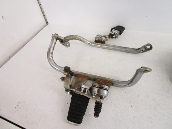 87 Yamaha XV 700 Virago Foot Pegs 1RM-27471-00-00 1986-1987