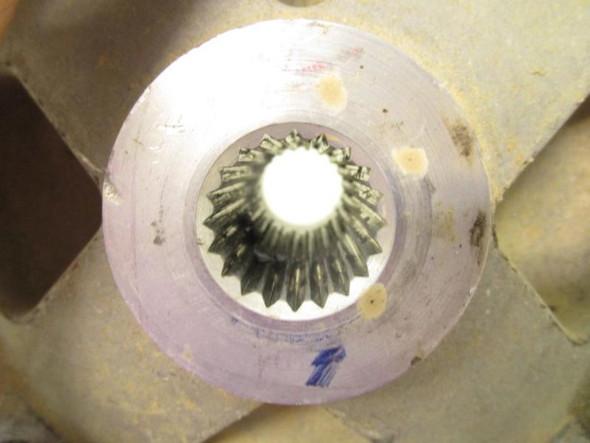 04 Polaris Sportsman 700 CARB Front Wheel Hub #2 5133360 2002-2004