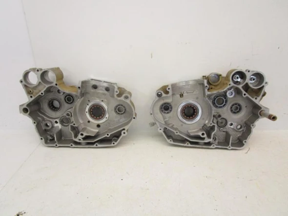 07 Polaris Outlaw 525 IRS Left Right Engine Crankcases Cases 1203517 2007-2008