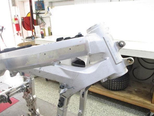 95 Suzuki GSXR 750 Frame *C T * 41101-17881 1994-1995