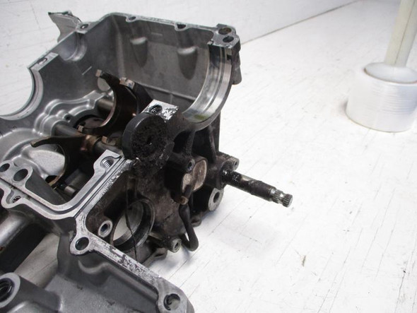 06 Suzuki GSXR 1000 Lower Bottom Case Half 2005-2006