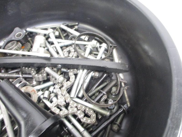 06 Suzuki GSXR 1000 Misc Engine Bolts and Hardware 2006