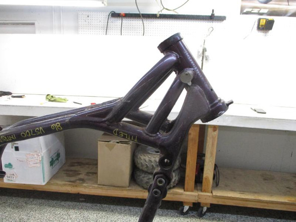 86 Suzuki VS 700 Intruder Frame *C T * 41100-38810-24D 1986-1987