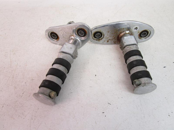 07 Honda VT600CD Shadow VLX Deluxe Front Foot Peg Rests 50612-MBA-020 2002-2007