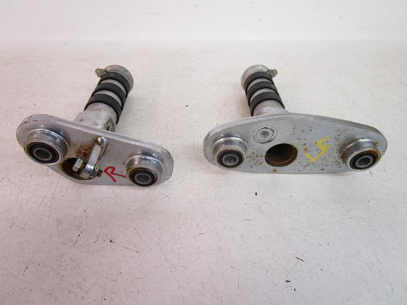 07 Honda VT600CD Shadow VLX Deluxe Front Foot Peg Rests 50612-MBA-020 2002-2007