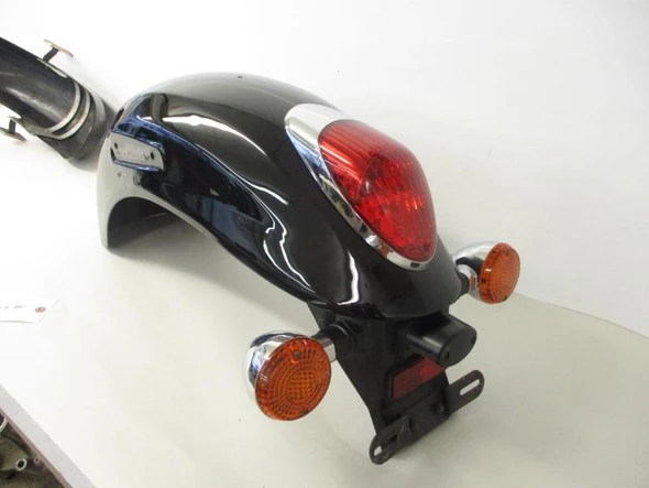 06 Kawasaki Vulcan Mean Streak 1600 Rear Fender Black 35022-0013-H8 2005-2007