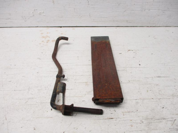 04 Kawasaki Mule 3010 KAF 620E used Gas Pedal with Linkage 13060-1061 01-08