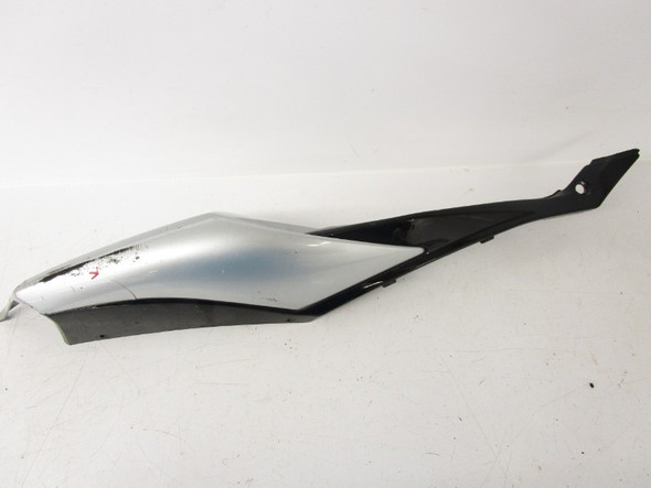 08 Suzuki GSXR 600  Right Side Rear Fairing *Damage* *Crack* 47110-37H00-019