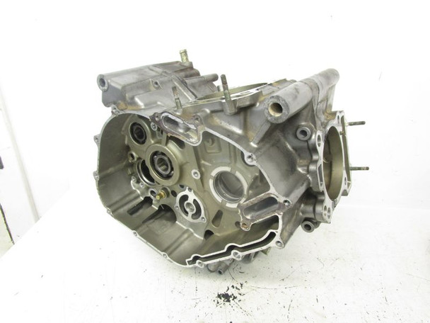 04 Suzuki SV 650 Crankcase Center Cases 11301-20883 2004-2010