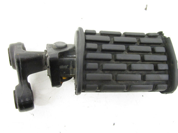 85 Yamaha XJ 700 Maxim X Right Driver Footrest Peg 1AA-27420-00-R4 1985