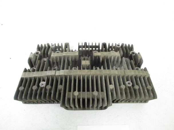 75 Suzuki GT 550 Triple Cylinder Head 11111-34101 1974-1977