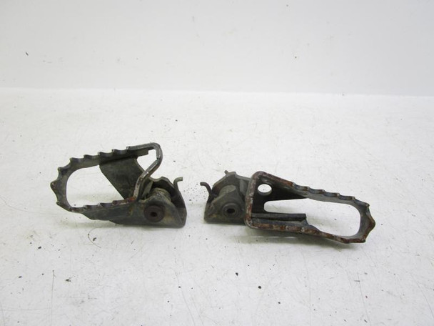 05 Yamaha TTR 125 L Foot Pegs 1B2-F7411-00-00 1B2-F7421-00-00 2005-2008