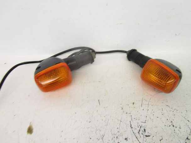 01 Suzuki GS 500 E Rear Turn Signals 35603-33E30 2001-2002 01 Suzuki GS 500 E Rear Turn Signals 35603-33E30 2001-2002
