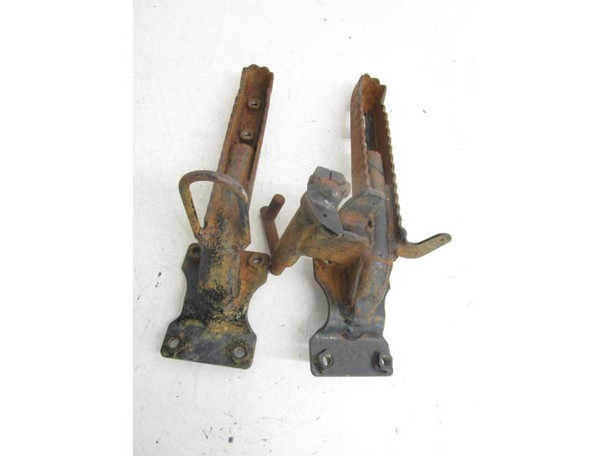 94 Kawasaki KLF 300 Bayou 2x4 Foot Pegs Left Right 34028-1279 1989-2004 94 Kawasaki KLF 300 Bayou 2x4 Foot Pegs Left Right 34028-1279 1989-2004