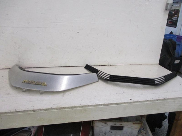 89 Honda GL 1500 Goldwing Windshield Garnish and Trim 64110-MN5-000 1988-1994