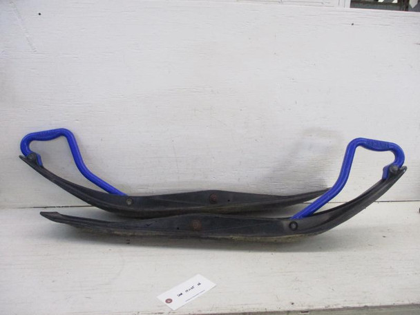 09 Yamaha RS Vector LTX Snowmobile Left Right Ski Skis 8ES-23711-00-BK