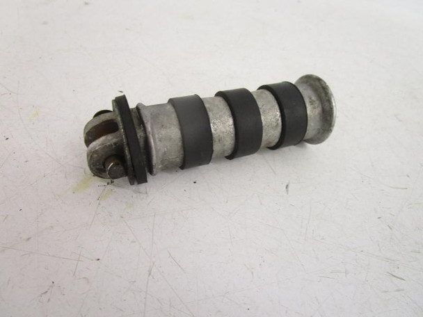 01 Honda VT1100 C2 Sabre Passenger Foot Peg 50715-MBA-020 2000-2007