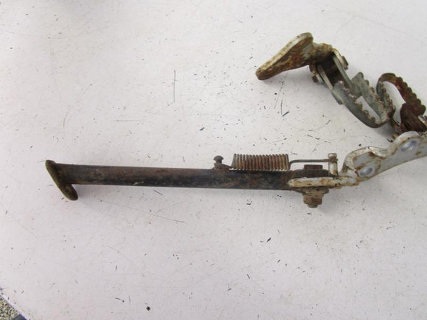 02 Honda XR 80 Foot Pegs Side Stand 50530-GFW-305 1985-2013