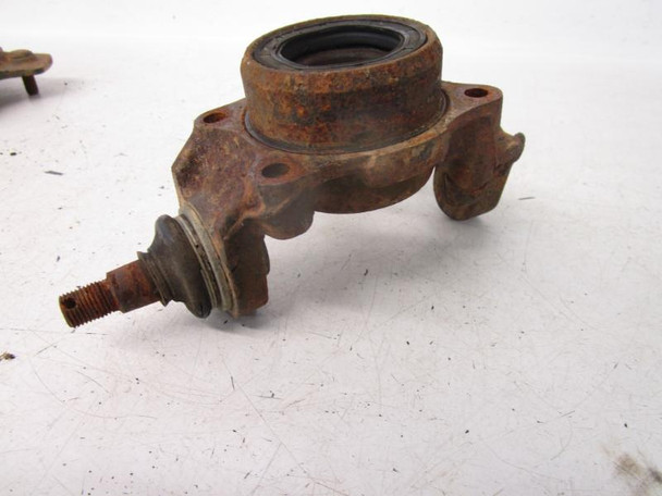 00 Honda TRX 450 S Foreman Right Steering Knuckle 51200-HN0-A00 1998-2001