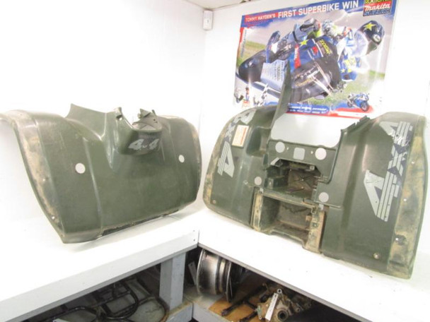 93 Honda TRX 300 FW Front Rear Fenders Green 61100-HM5-730ZB 1993-1995