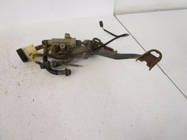 02 Yamaha YFM 660 Grizzly Rear Brake Master Cylinder 5KM-2583V-00-00 2002-2008