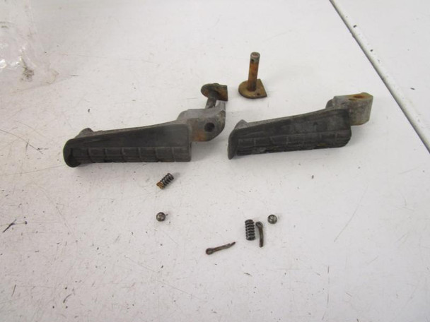 92 Yamaha XJ 600 Seca 2 II Passenger Foot Pegs   4BR-27431-01-00 1992-1998