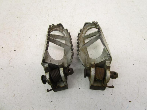 05 Kawasaki KX 85 Foot Pegs Left Right 34028-1498-CE 1998-2025