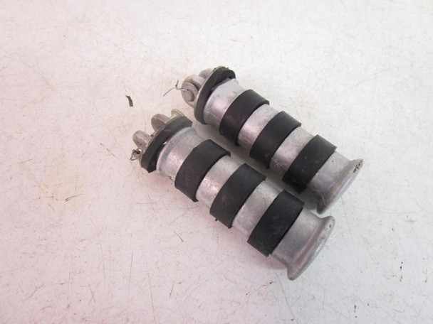 07 Honda VT600CD Shadow VLX Deluxe Rear Foot Peg Rests 50715-MBA-020 2002-2007