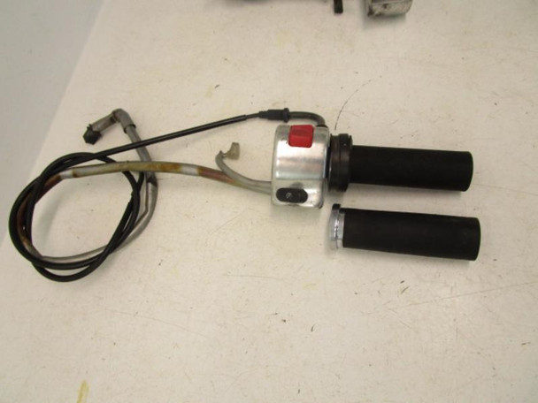 03 Yamaha XVS 1100 Custom V Star Right Handlebar Bar Switch 2003