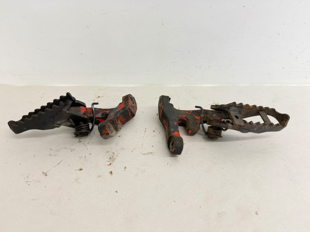 1985 Honda XR 200 R 4 Valve OEM Left Right Pegs 50610-KK0-770ZA 1984-1985