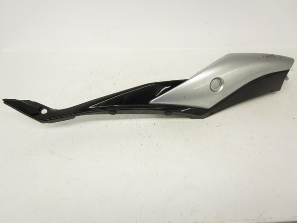 08 Suzuki GSXR 600  Left Side Rear Fairing *Damage* 47210-37H00-019