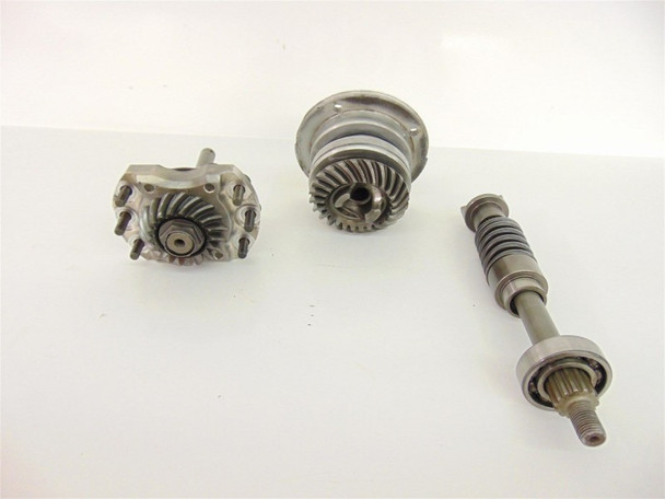 97 Yamaha YFM 350 Big Bear 4x4 FWBJ  Output Shaft Bevel Gear