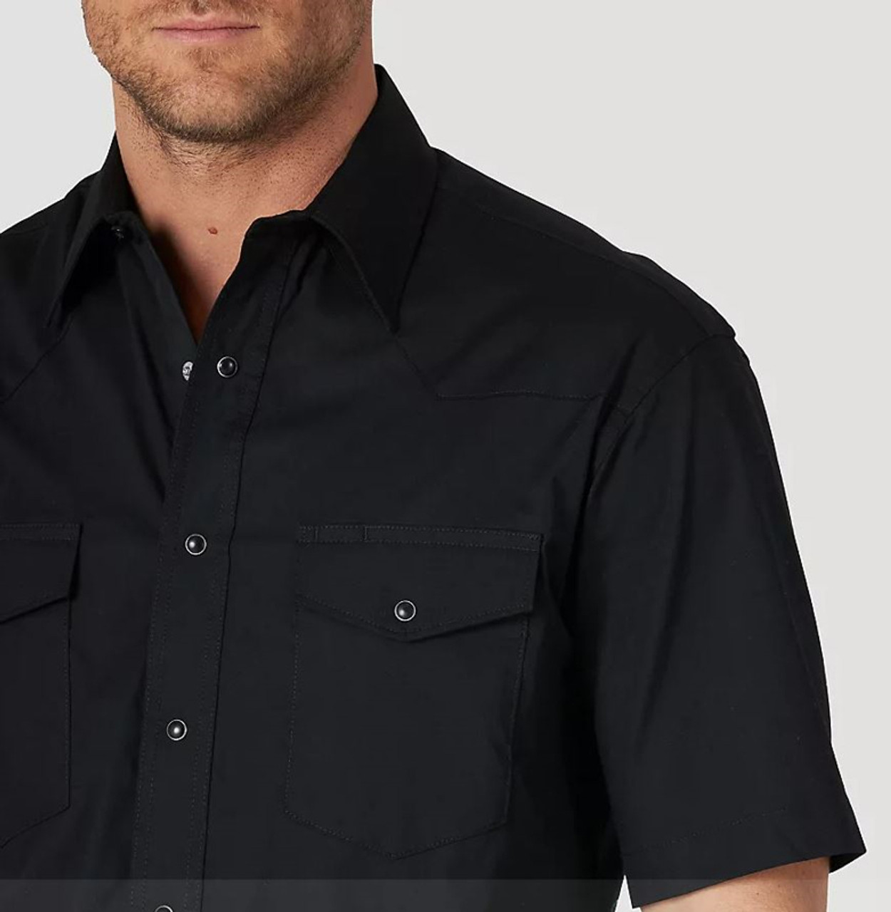 Wrangler Short Sleeve Snap Front Solid Performance Shirt - M