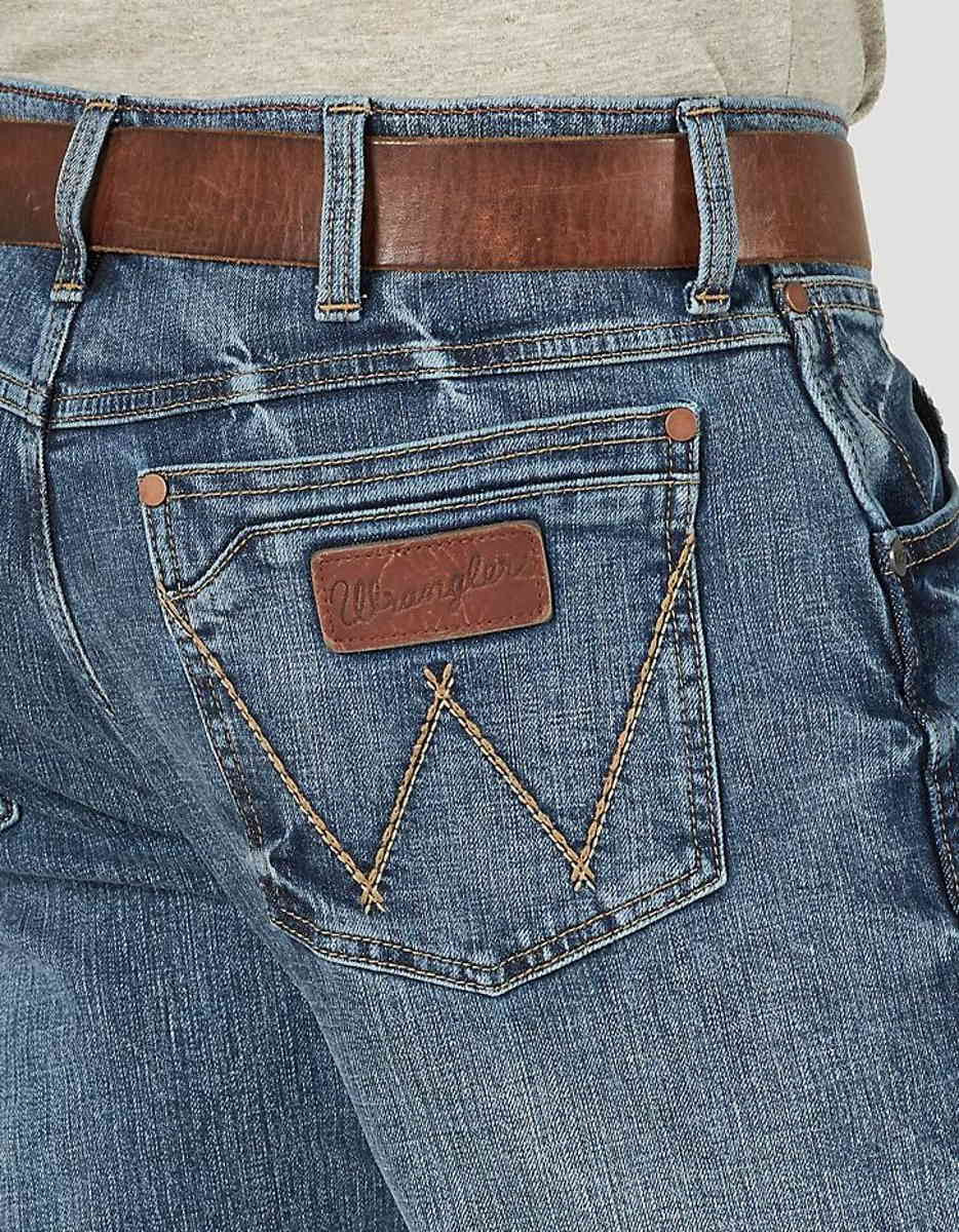Wrangler Men's Retro Relaxed Fit Boot Cut Jean, Greeley, 30W x